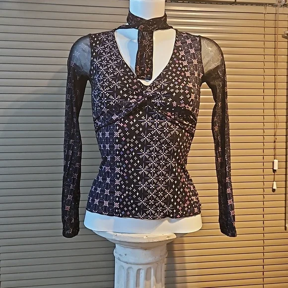 UK Size 6-8 cross wrap top, accentuates bust, transparent sleeves, pussybow tie - Picture 7 of 15